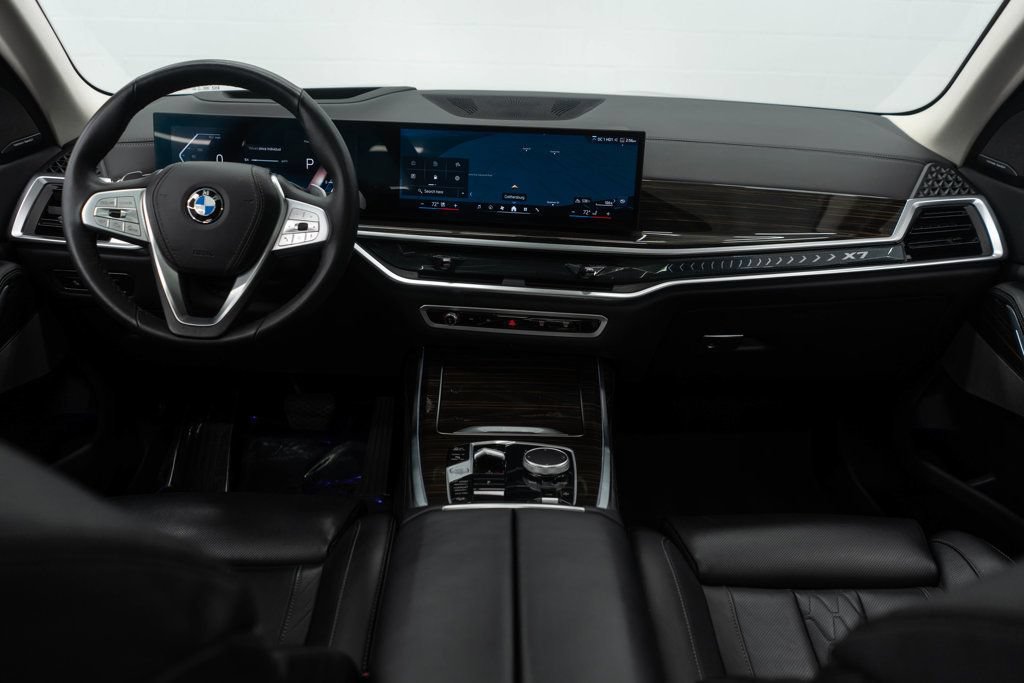 Used 2026 BMW X7 xDrive40i AWD/4WD image 9