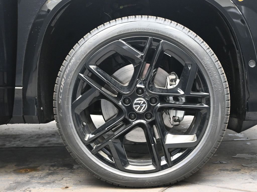 New 2026 Volkswagen Tiguan SE R-Line image 10