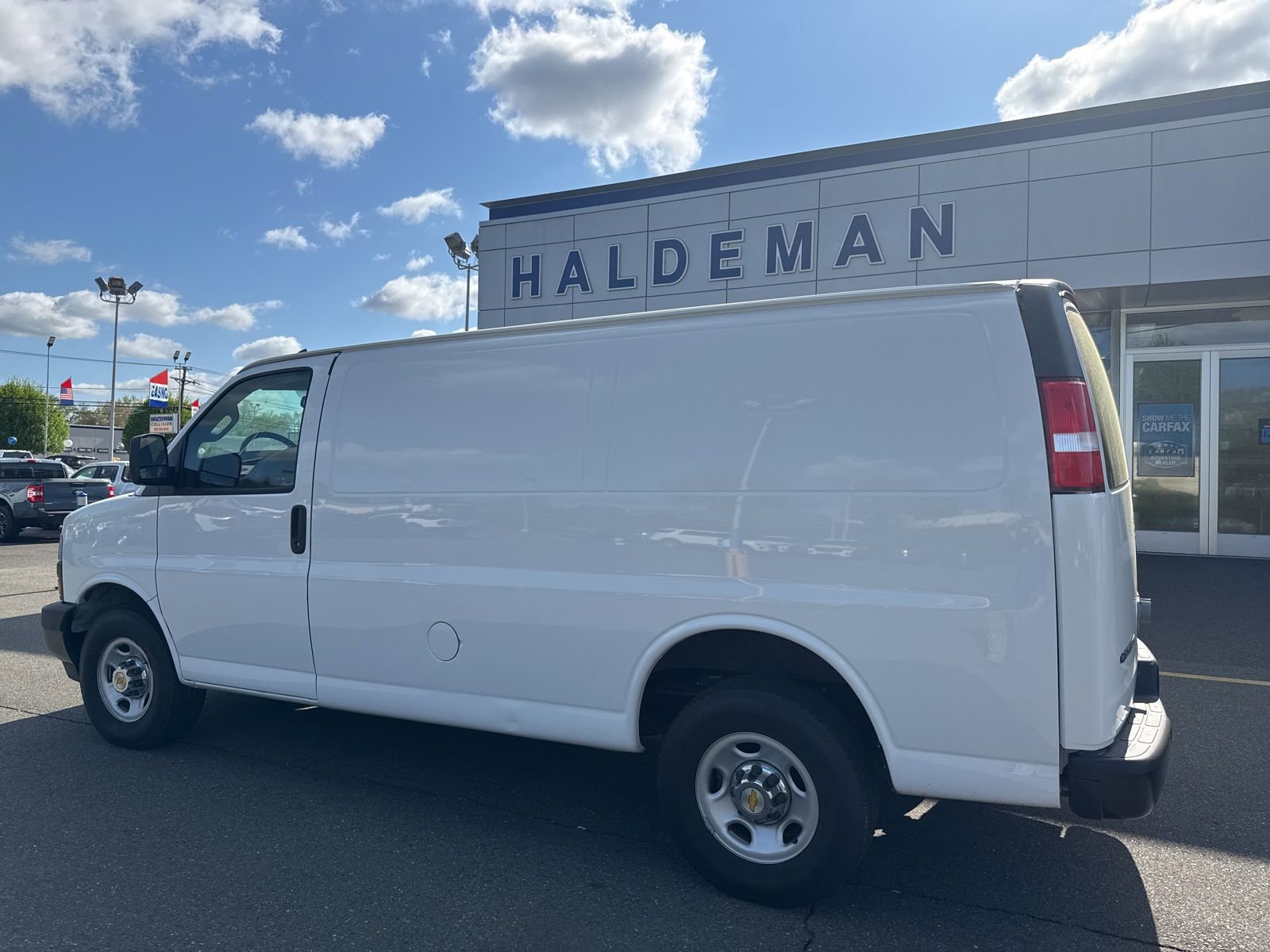 Used 2022 Chevrolet Express 2500 w/ Driver Convenience Package RWD image 8