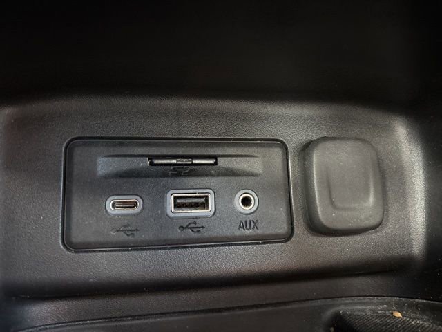 Used 2023 Chevrolet Equinox Premier image 23