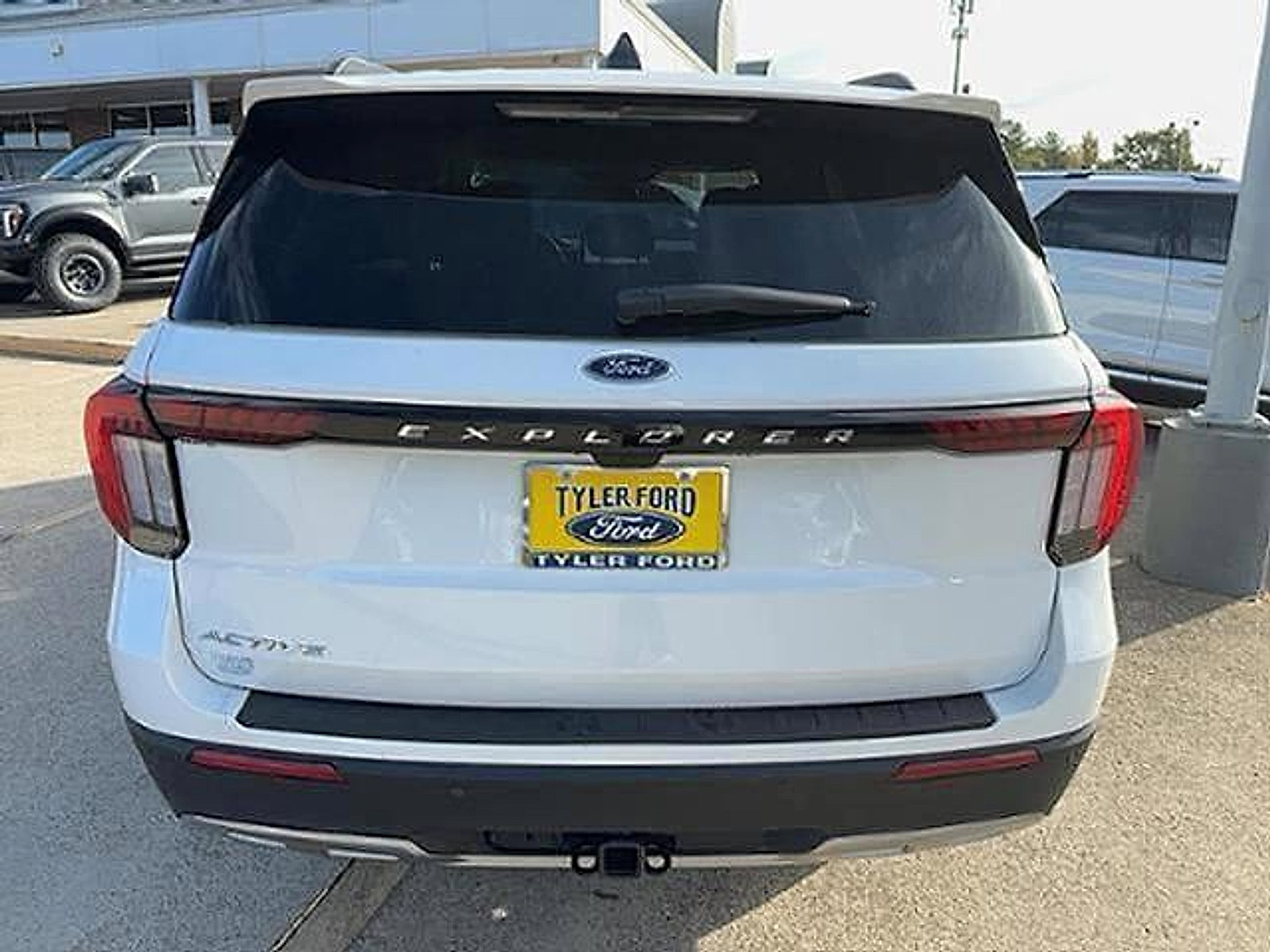 New 2026 Ford Explorer Active w/ Active Comfort Package RWD image 6