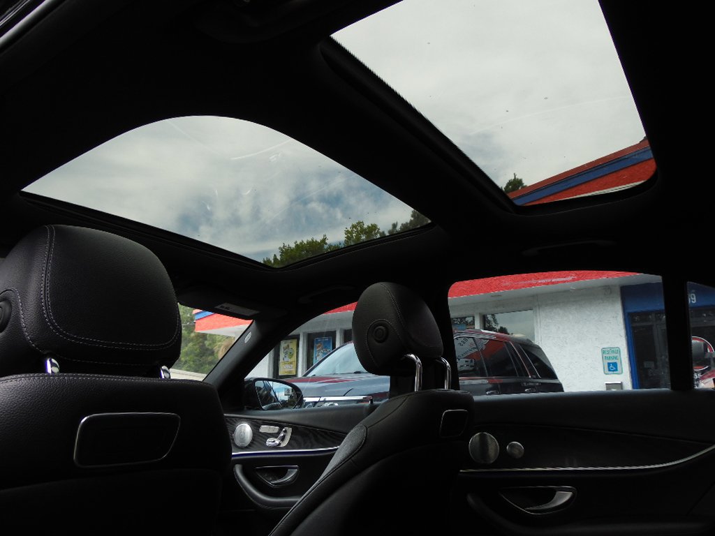 Used 2019 Mercedes-Benz E 300 image 6