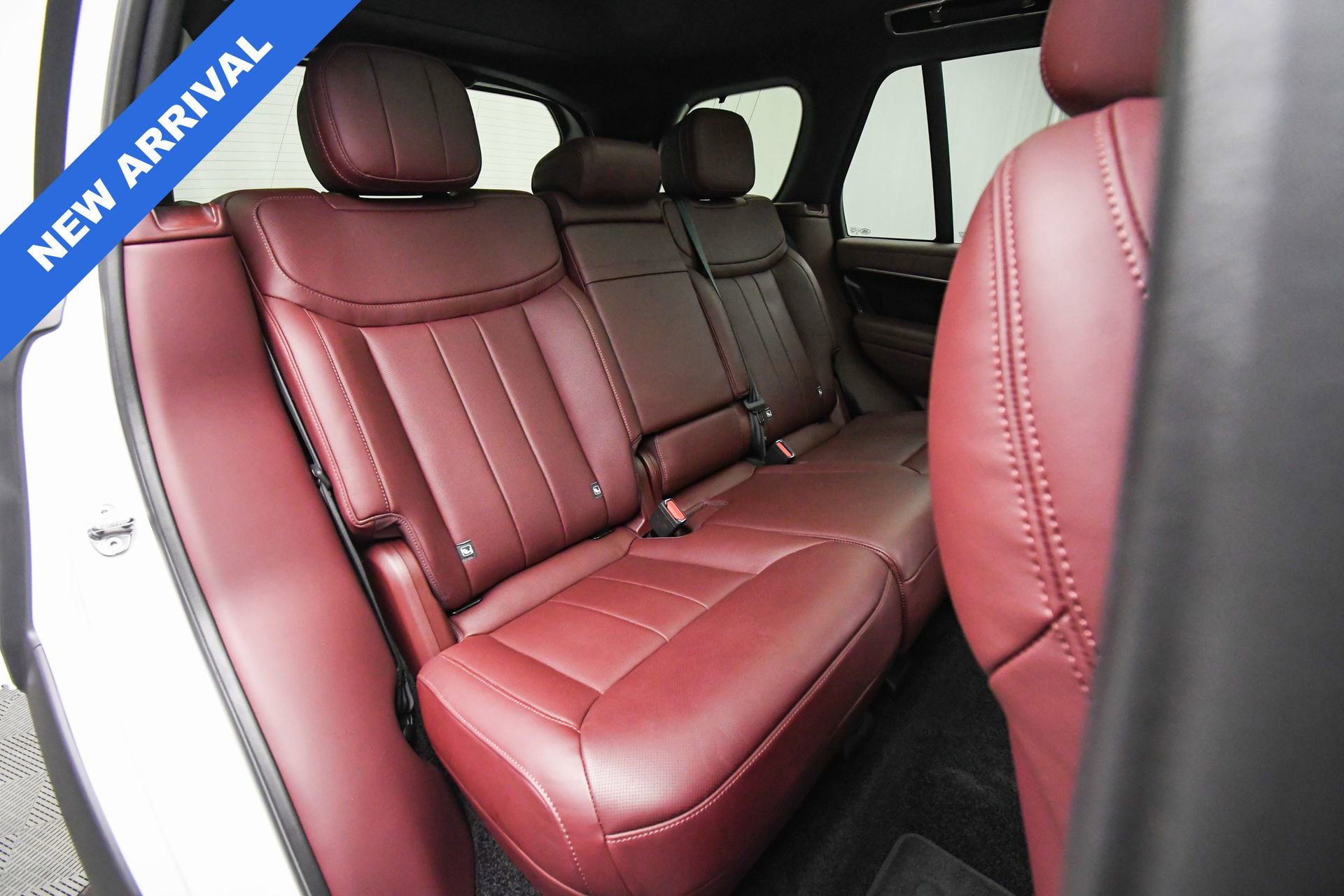 Used 2025 Land Rover Range Rover SE image 50