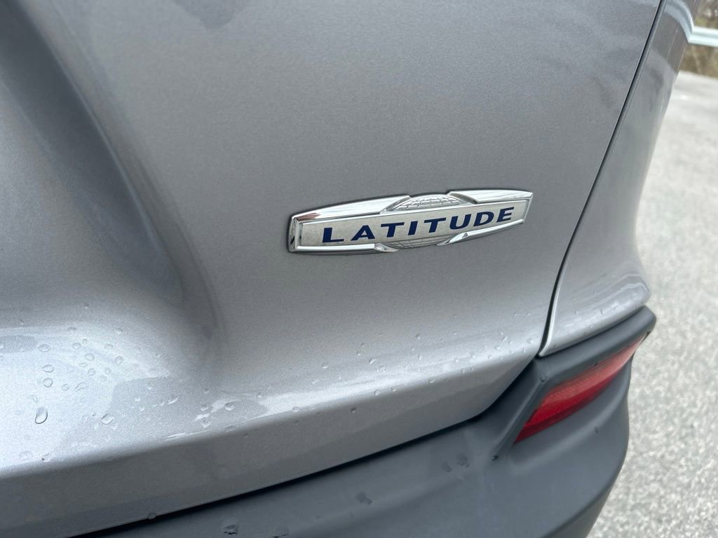 Used 2019 Jeep Cherokee Latitude Plus w/ Comfort/Convenience Group image 21