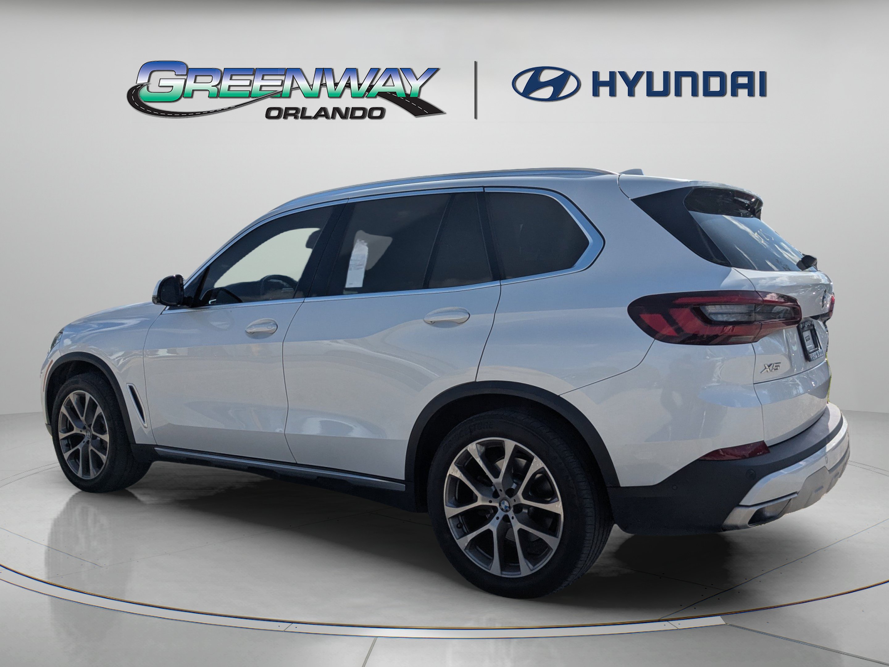 Used 2023 BMW X5 xDrive40i w/ Premium Package AWD/4WD image 5