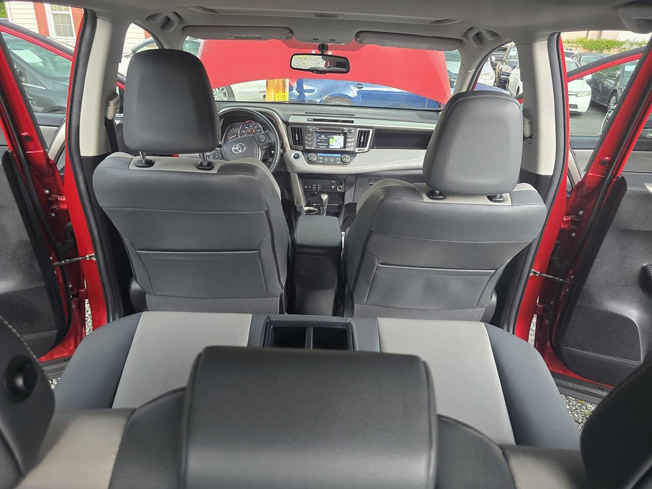 Used 2015 Toyota RAV4 Limited image 33