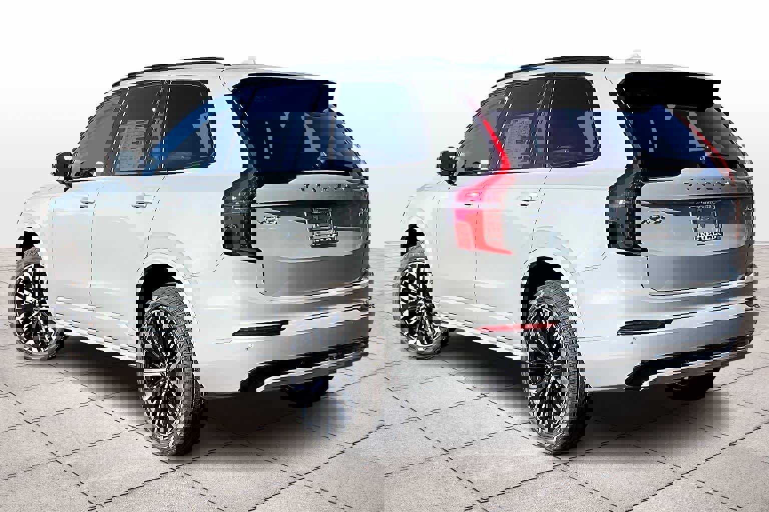 New 2026 Volvo XC90 B6 Ultra w/ Protection Package image 3