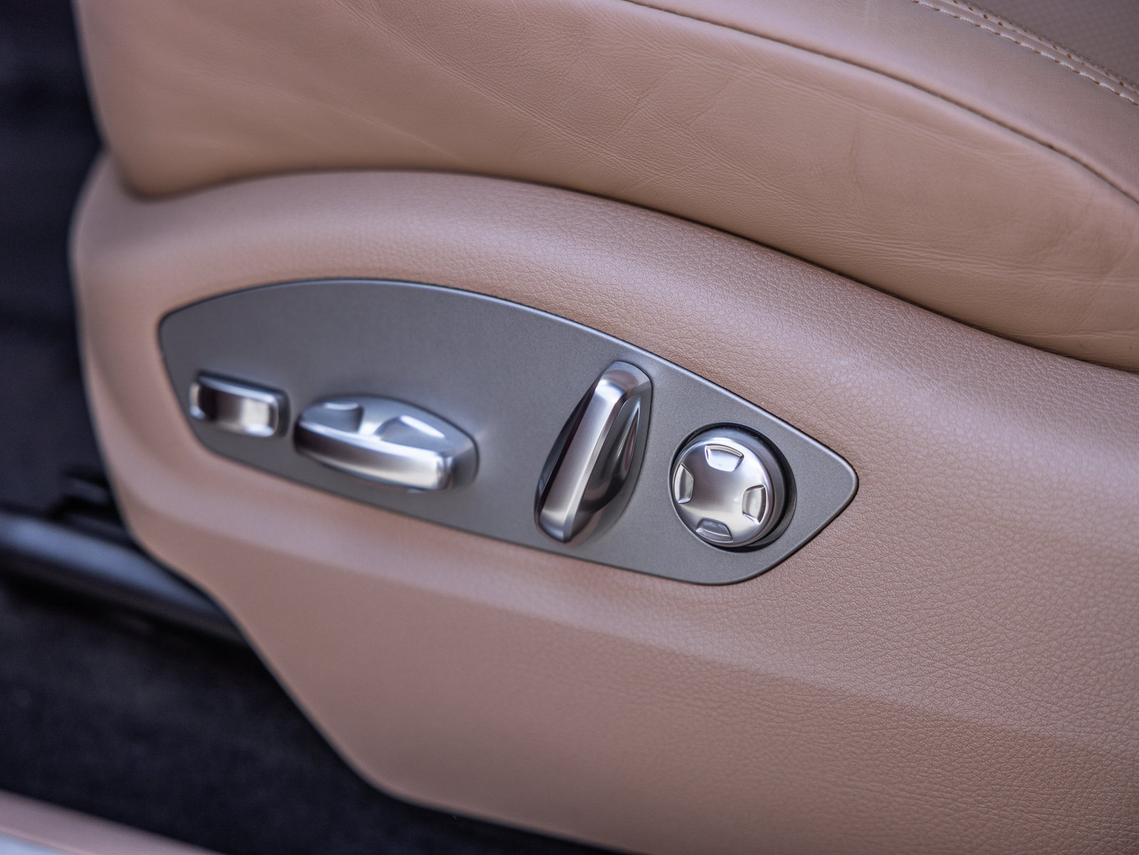 Certified 2026 Porsche Macan S AWD/4WD image 20