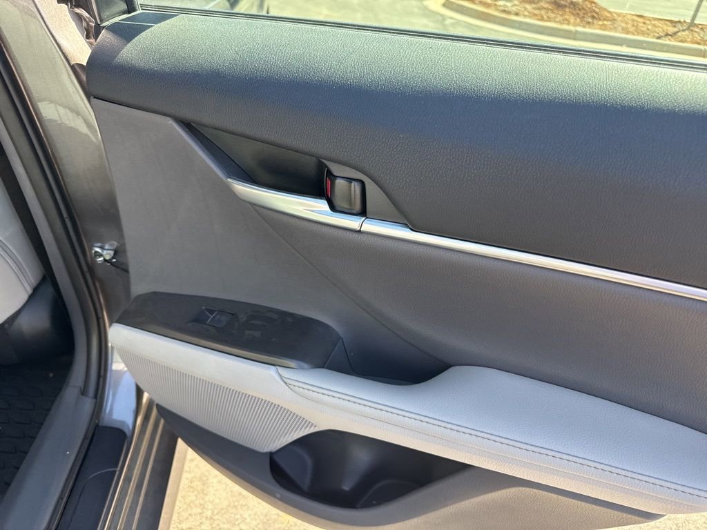 Used 2024 Toyota Camry XLE image 16