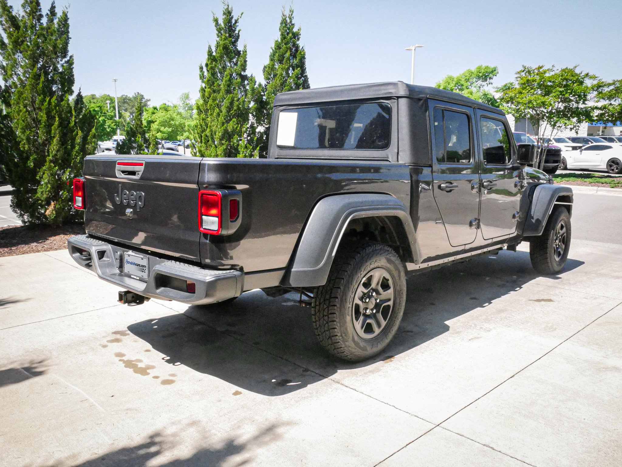 Used 2022 Jeep Gladiator Sport image 10