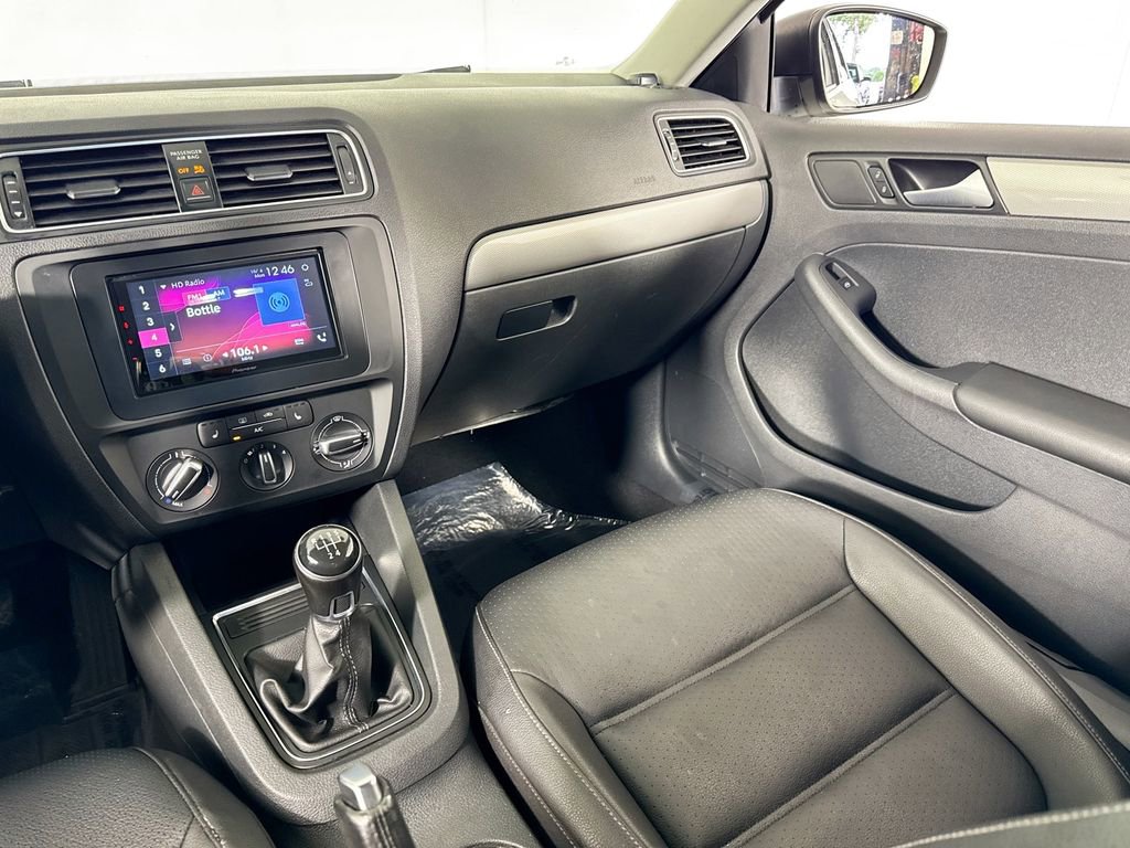 Used 2018 Volkswagen Jetta SE FWD image 23
