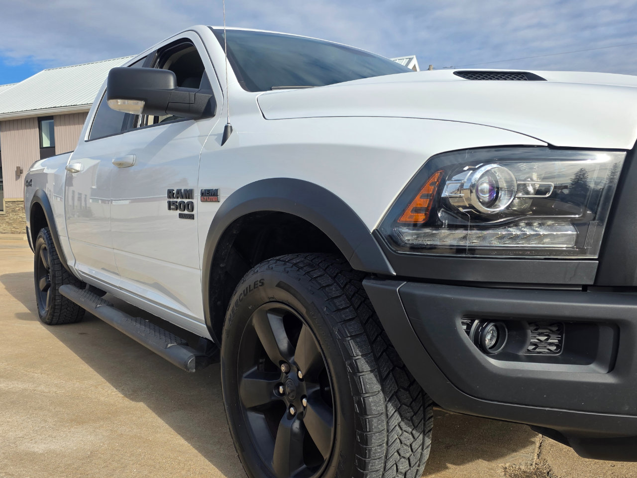 Used 2019 RAM 1500 Classic Warlock image 23