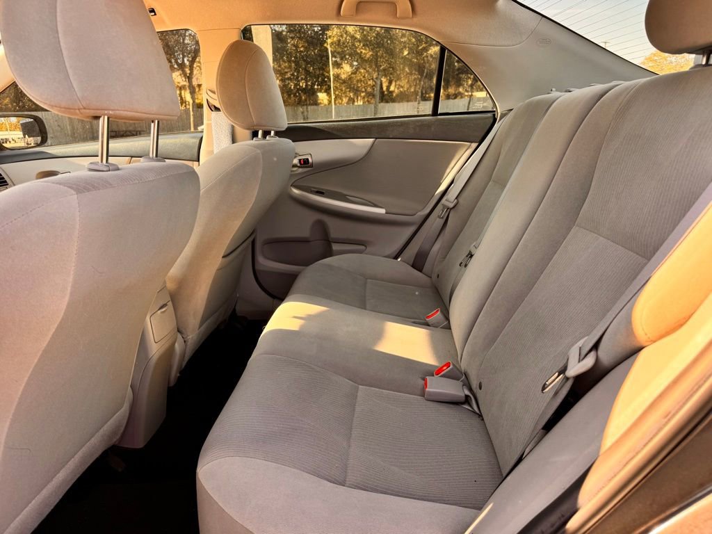 Used 2012 Toyota Corolla LE image 12