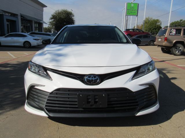 Used 2022 Toyota Camry LE image 4