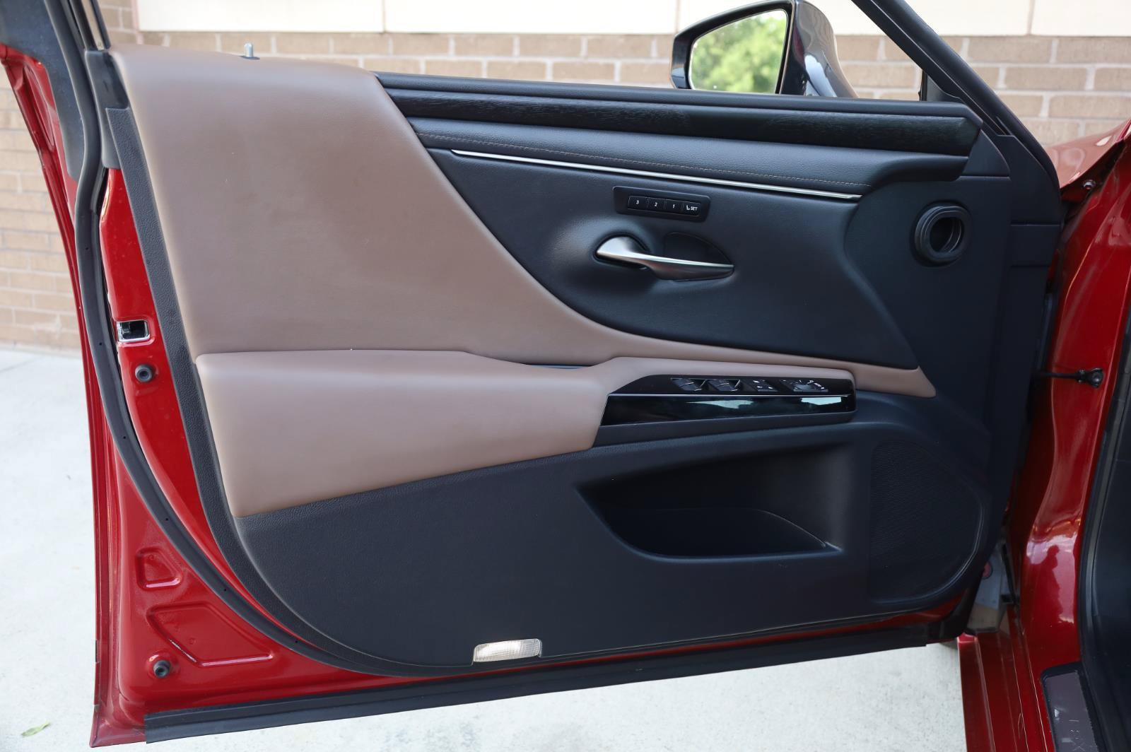 Used 2023 Lexus ES 350 w/ Premium Package FWD image 15