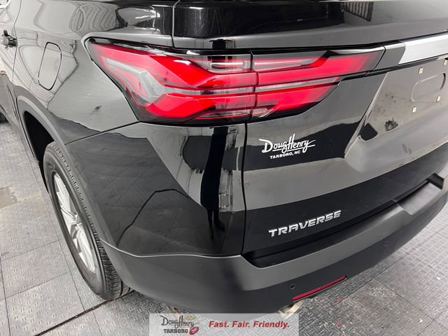 Used 2023 Chevrolet Traverse LT image 13