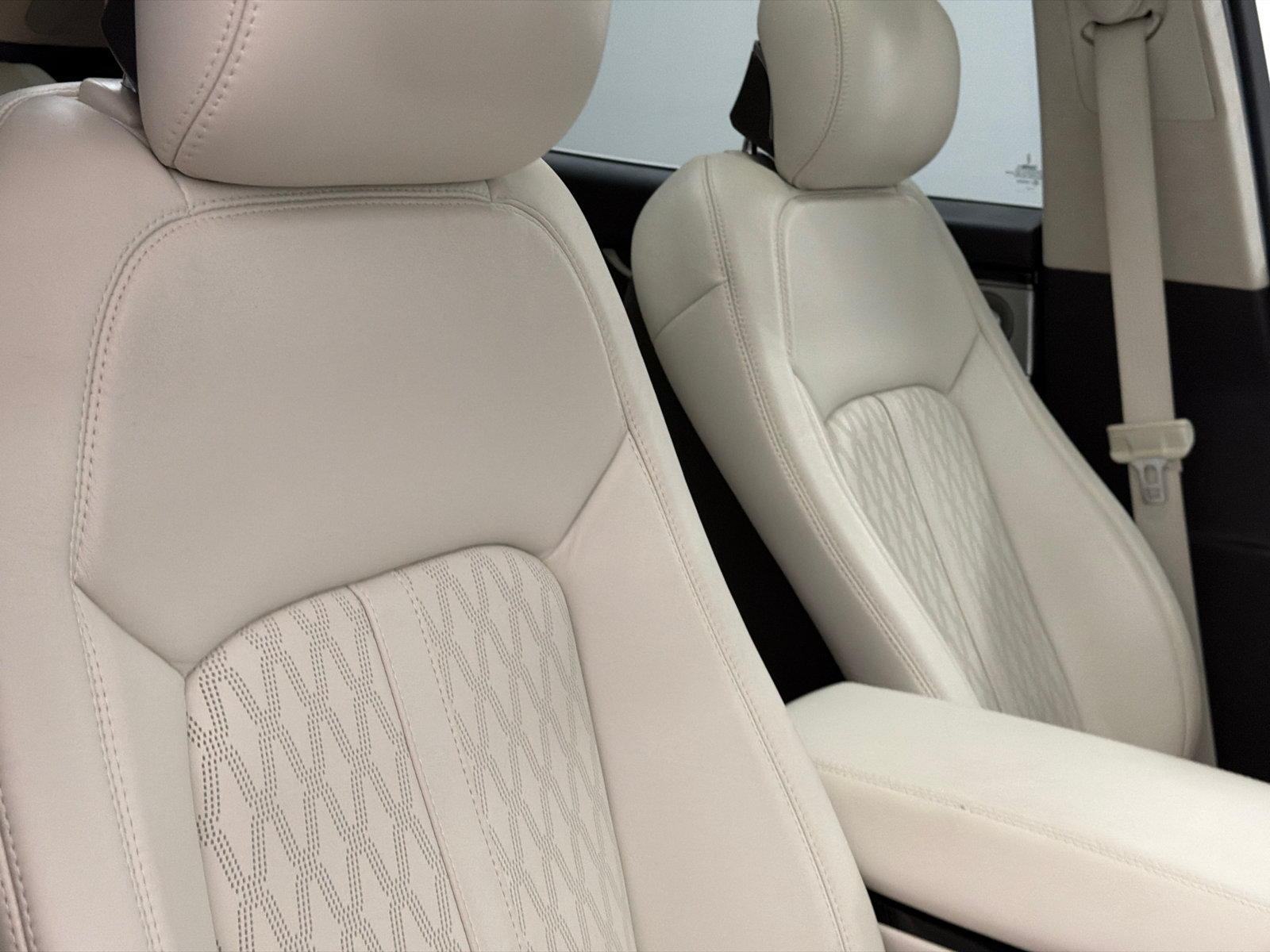 Certified 2023 Lincoln Nautilus Black Label w/ Class II Trailer Tow Package AWD/4WD image 12