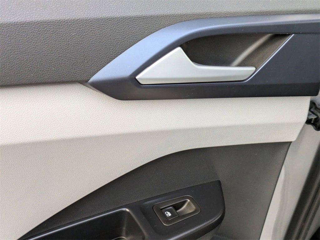 Used 2024 Volkswagen Taos SE image 26