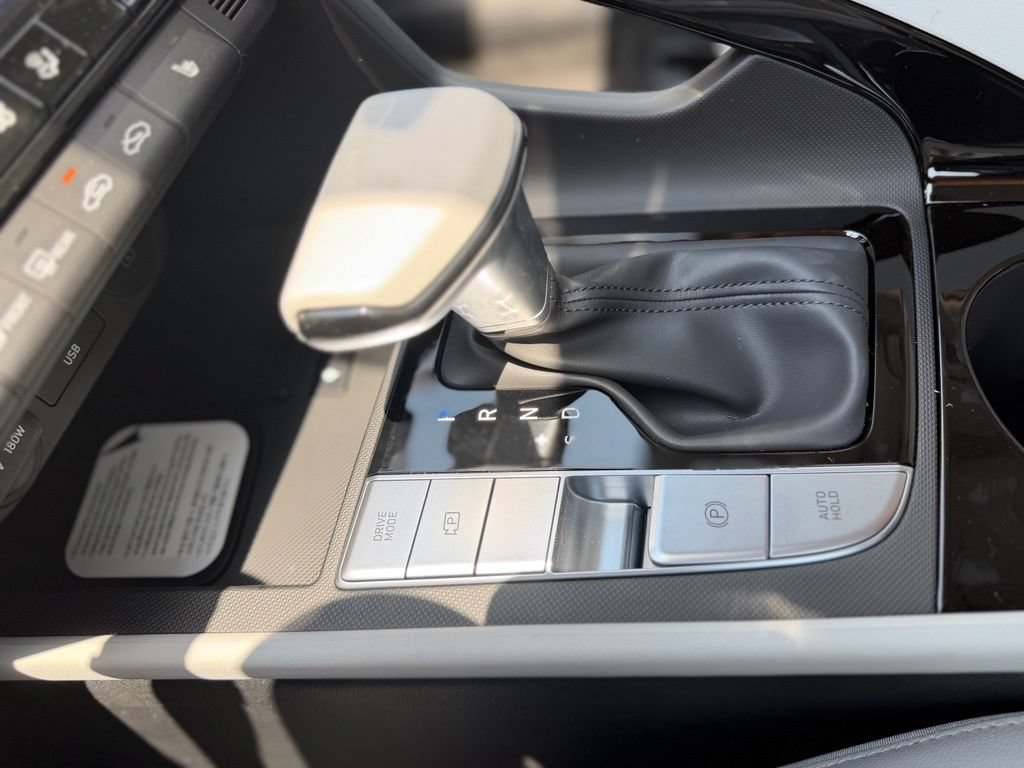 New 2026 Hyundai Elantra Limited FWD image 33