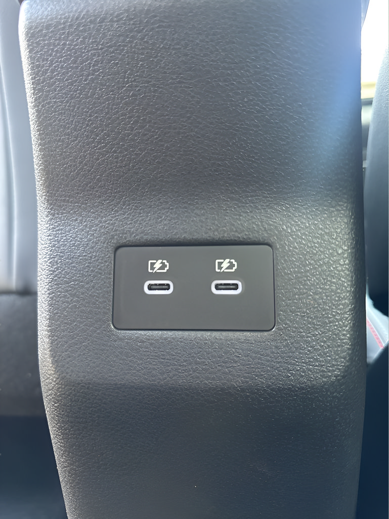 New 2026 Nissan Kicks SR FWD image 19