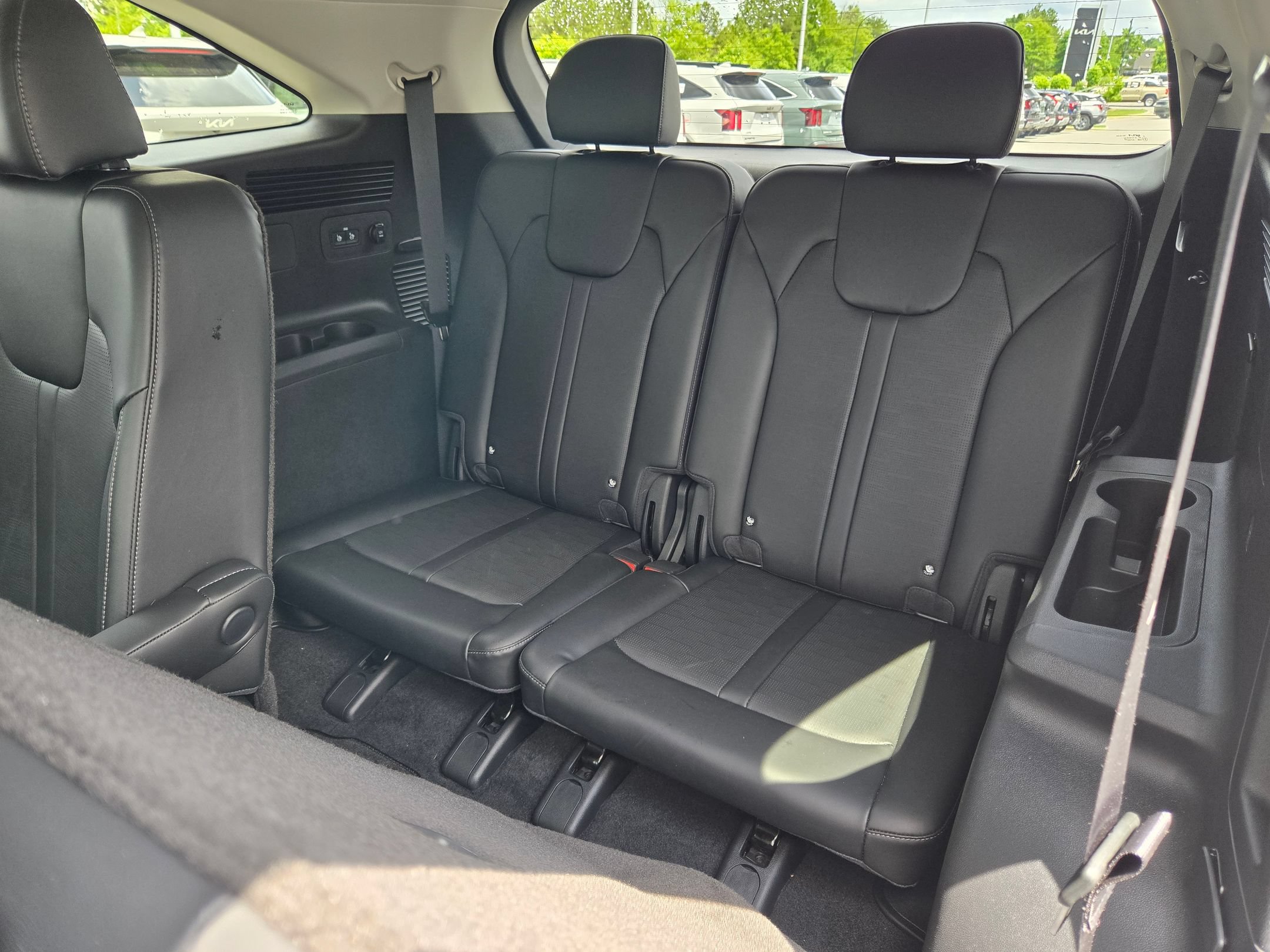 Used 2025 Kia Sorento EX w/ Panoramic Sunroof Package FWD image 31
