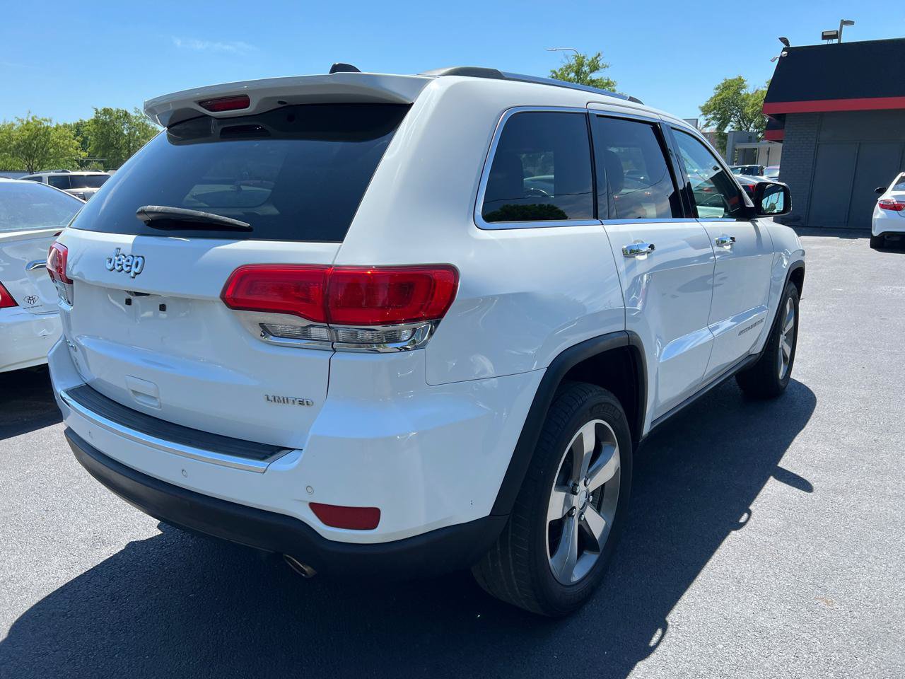 Used 2015 Jeep Grand Cherokee Limited AWD/4WD image 6