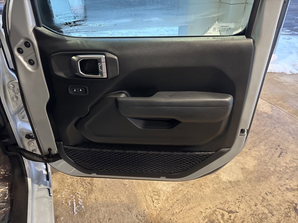 Used 2023 Jeep Wrangler Sport image 23