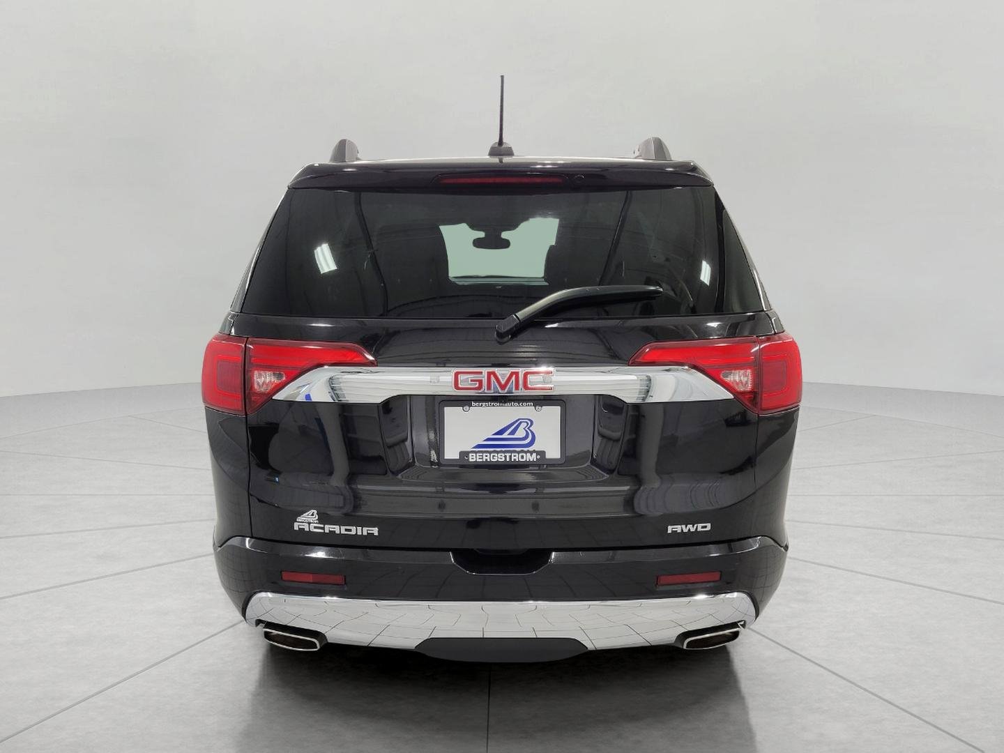 Certified 2019 GMC Acadia Denali w/ Technology Package AWD/4WD image 26