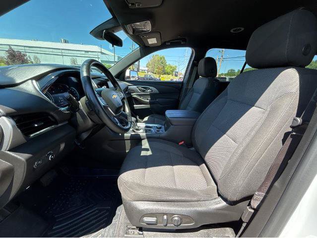 Used 2023 Chevrolet Traverse LT FWD image 17