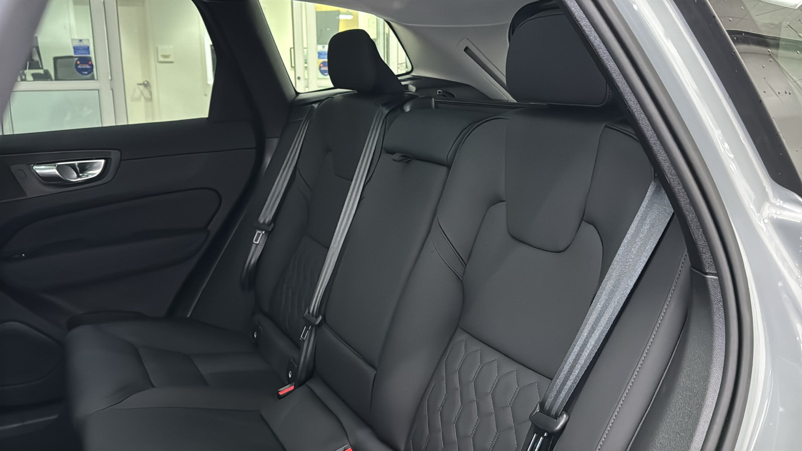 New 2027 Volvo XC60 T8 Plus AWD/4WD image 26