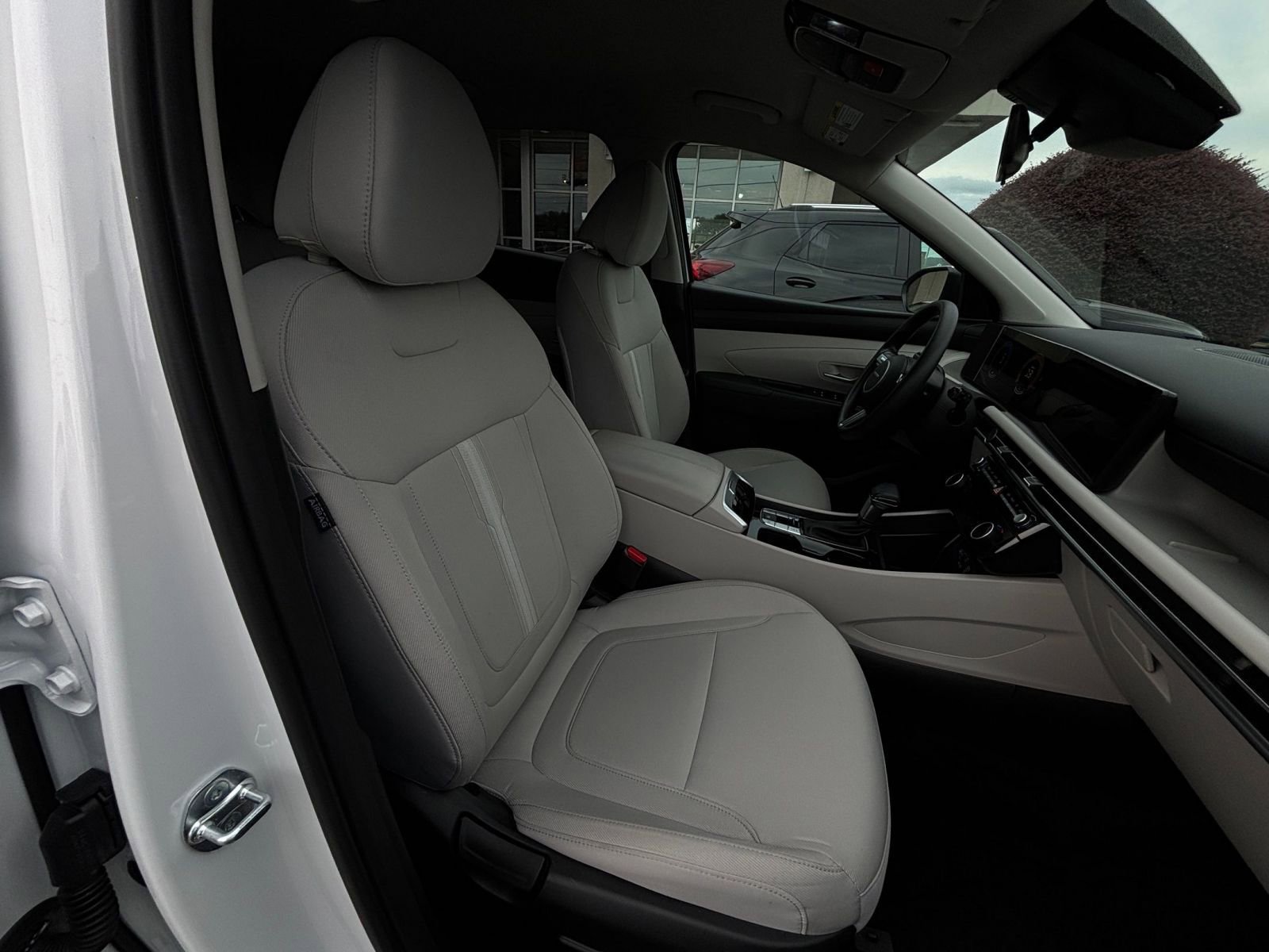 Used 2025 Hyundai Tucson SEL AWD/4WD image 43