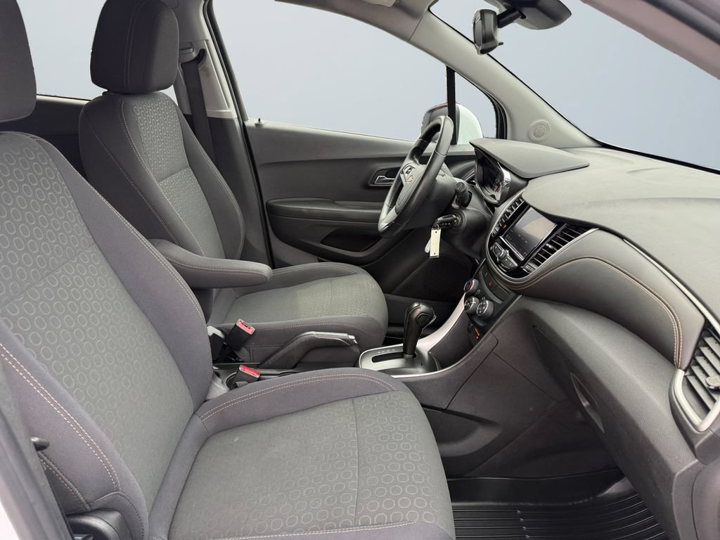 Used 2020 Chevrolet Trax LS w/ Tint and Cruise Package AWD/4WD image 15