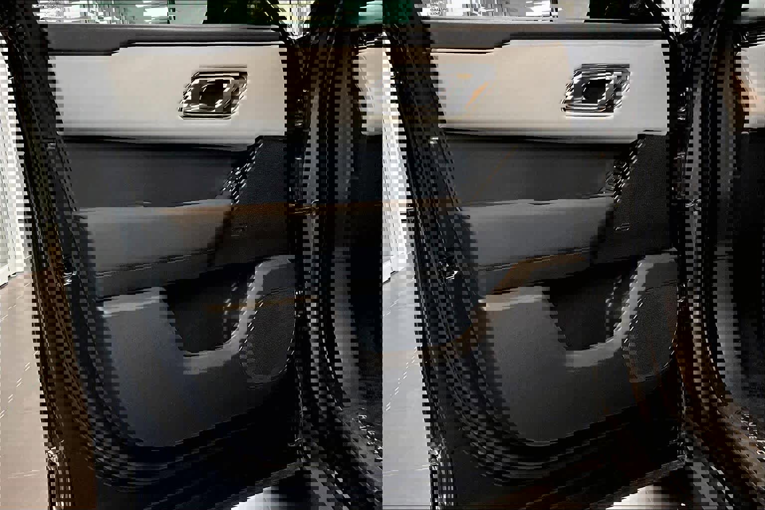 Used 2024 Land Rover Range Rover Velar Dynamic SE image 22