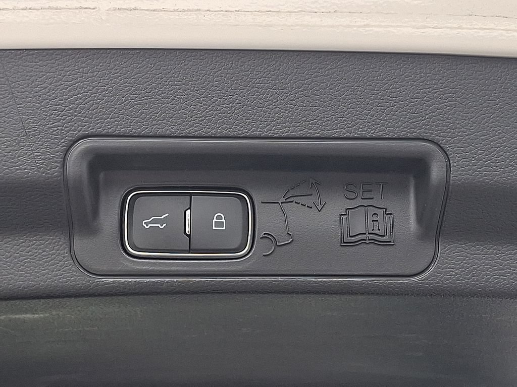 Used 2025 Ford Explorer ST AWD/4WD image 30