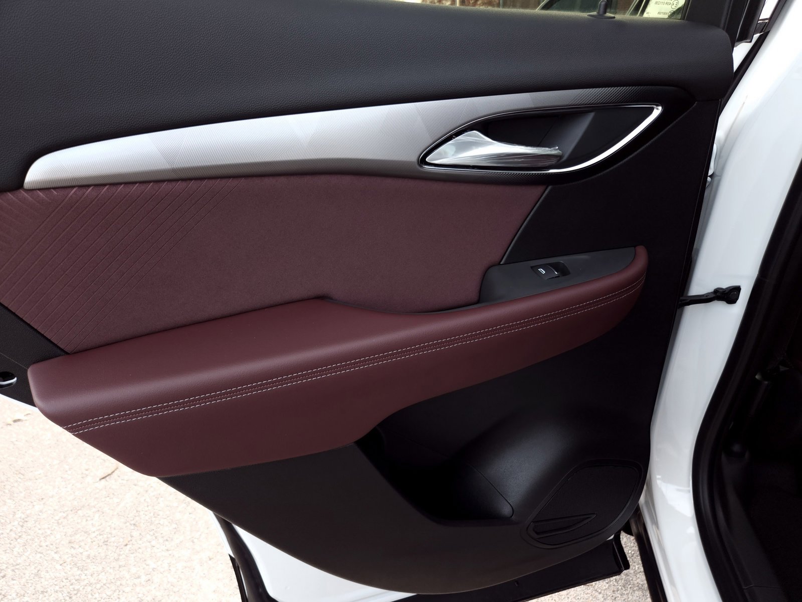 New 2025 Buick Envision Sport Touring image 36