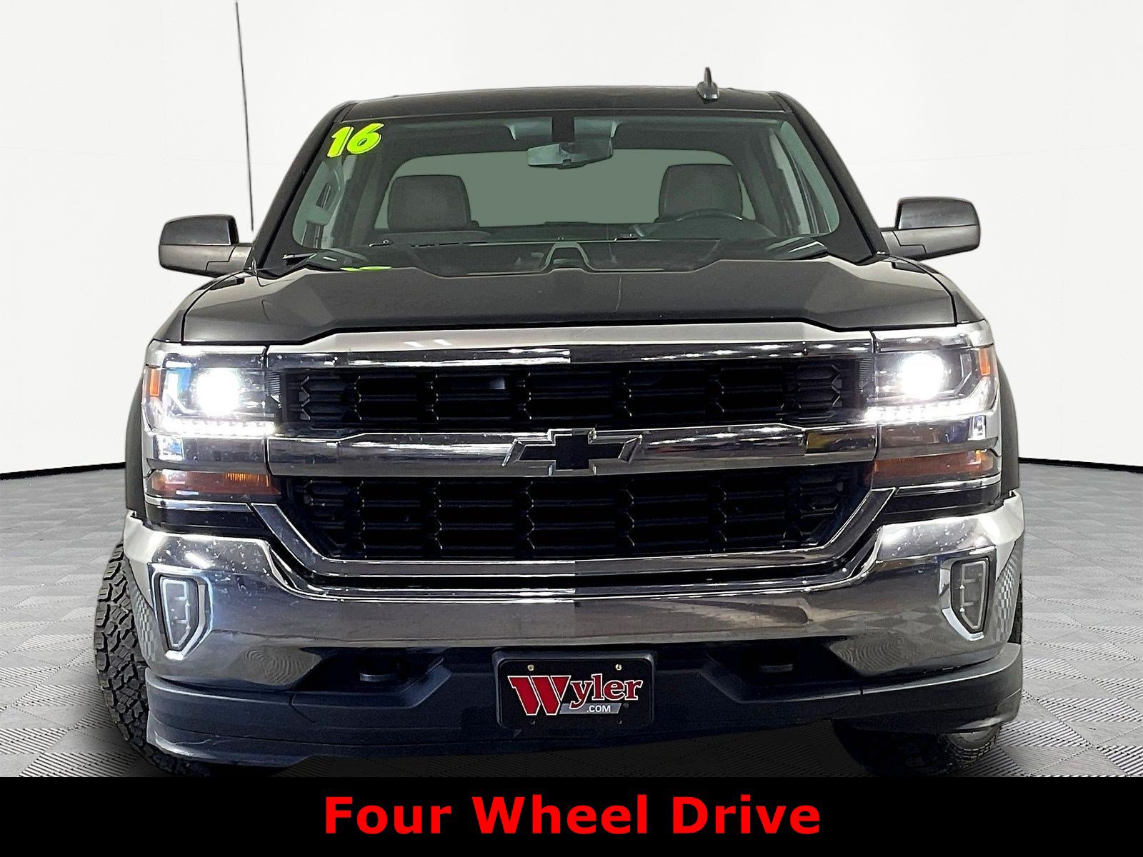Used 2016 Chevrolet Silverado 1500 LT w/ LT Fleet Convenience Package AWD/4WD image 2