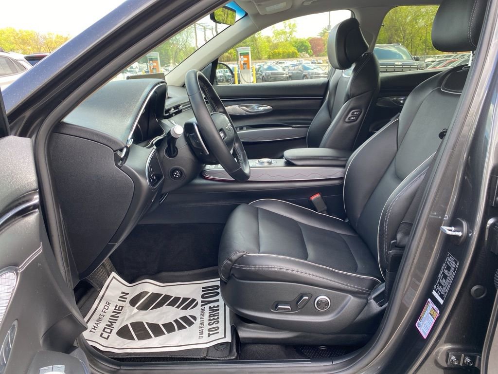 Used 2024 Genesis GV70 2.5T w/ Advanced Package AWD/4WD image 13
