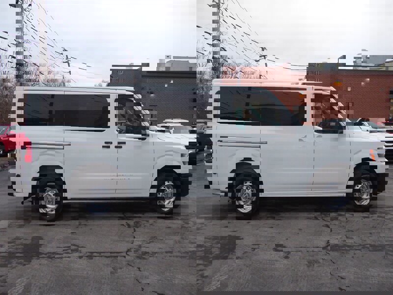 Used 2016 Nissan NV 3500 S image 8