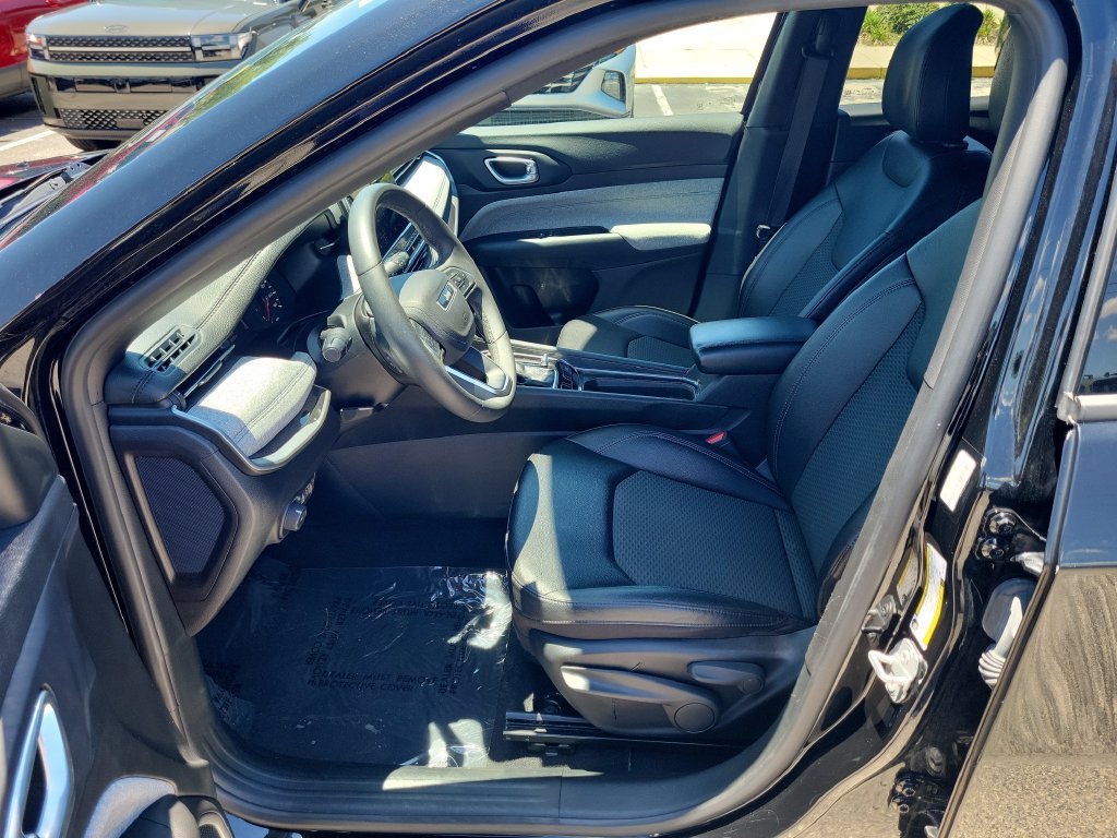 Used 2024 Jeep Compass Latitude AWD/4WD image 15