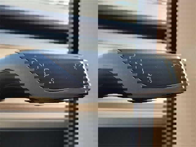 Used 2023 Tesla Model 3 Standard Range image 24