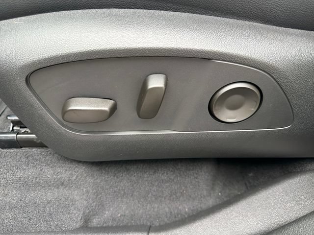 New 2026 Chevrolet Traverse RS w/ LPO, Floor Liner Package FWD image 17