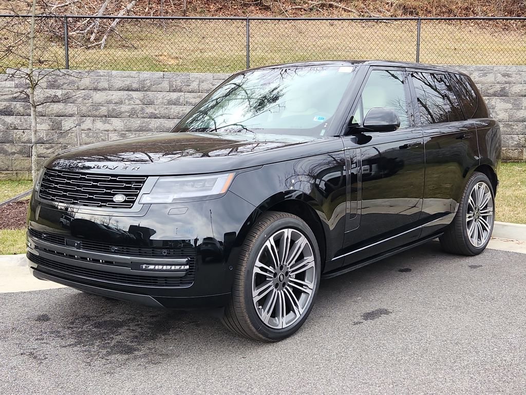 New 2025 Land Rover Range Rover SE
