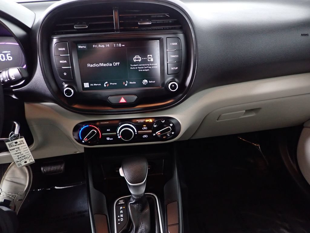Used 2025 Kia Soul LX w/ LX Technology Package FWD image 25