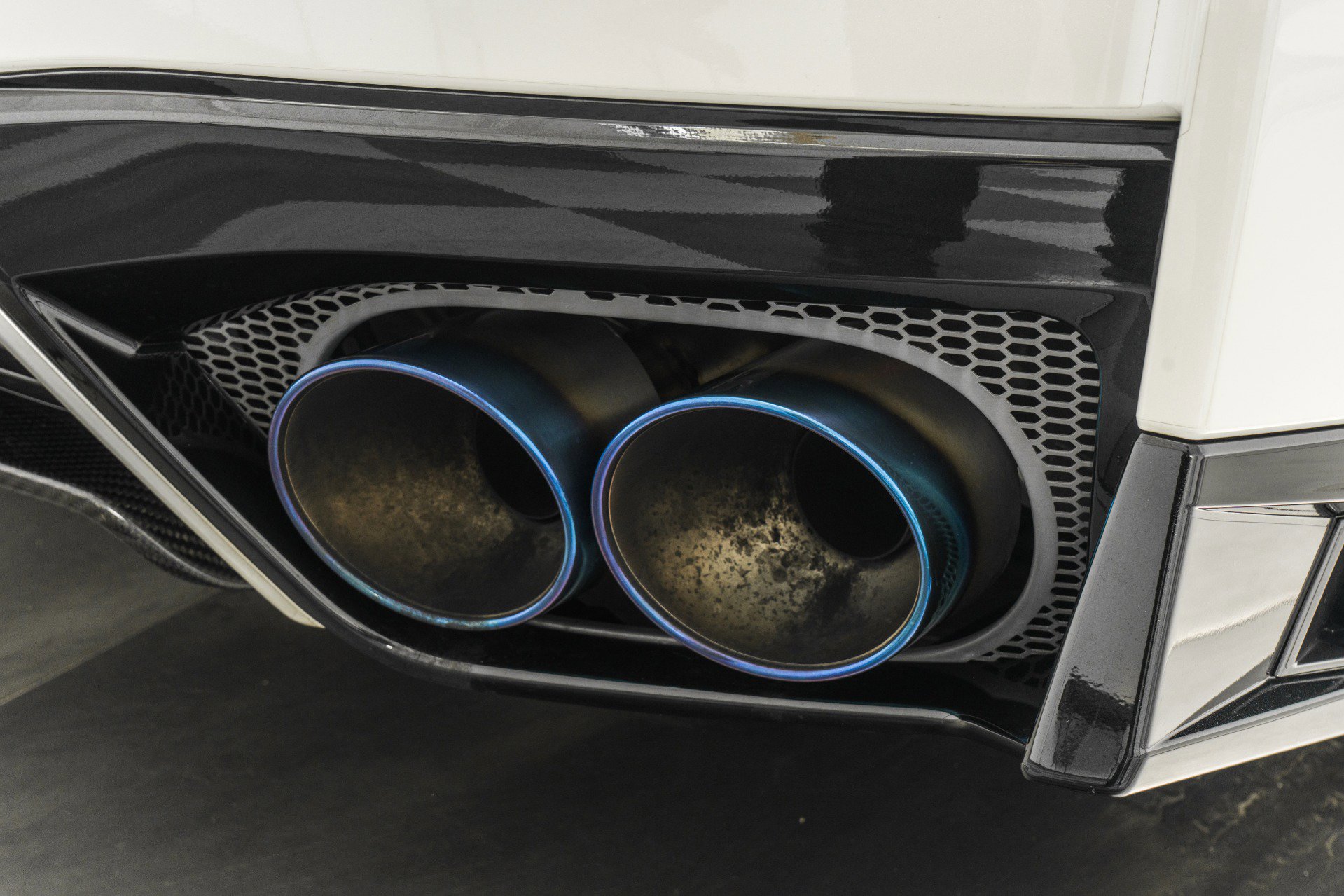 Used 2020 Nissan GT-R Premium image 38