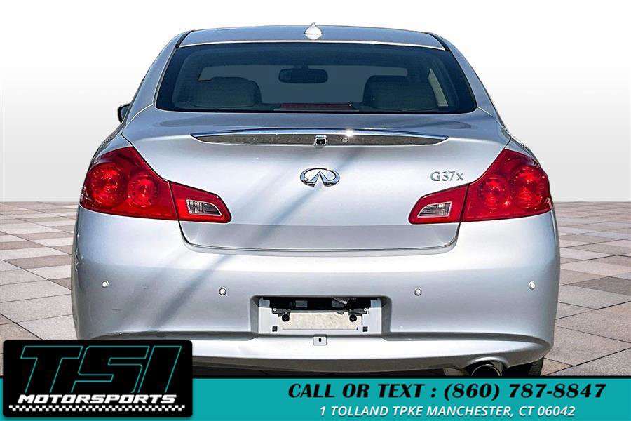 Used 2013 INFINITI G37 x Sedan w/ Premium Pkg AWD/4WD image 4