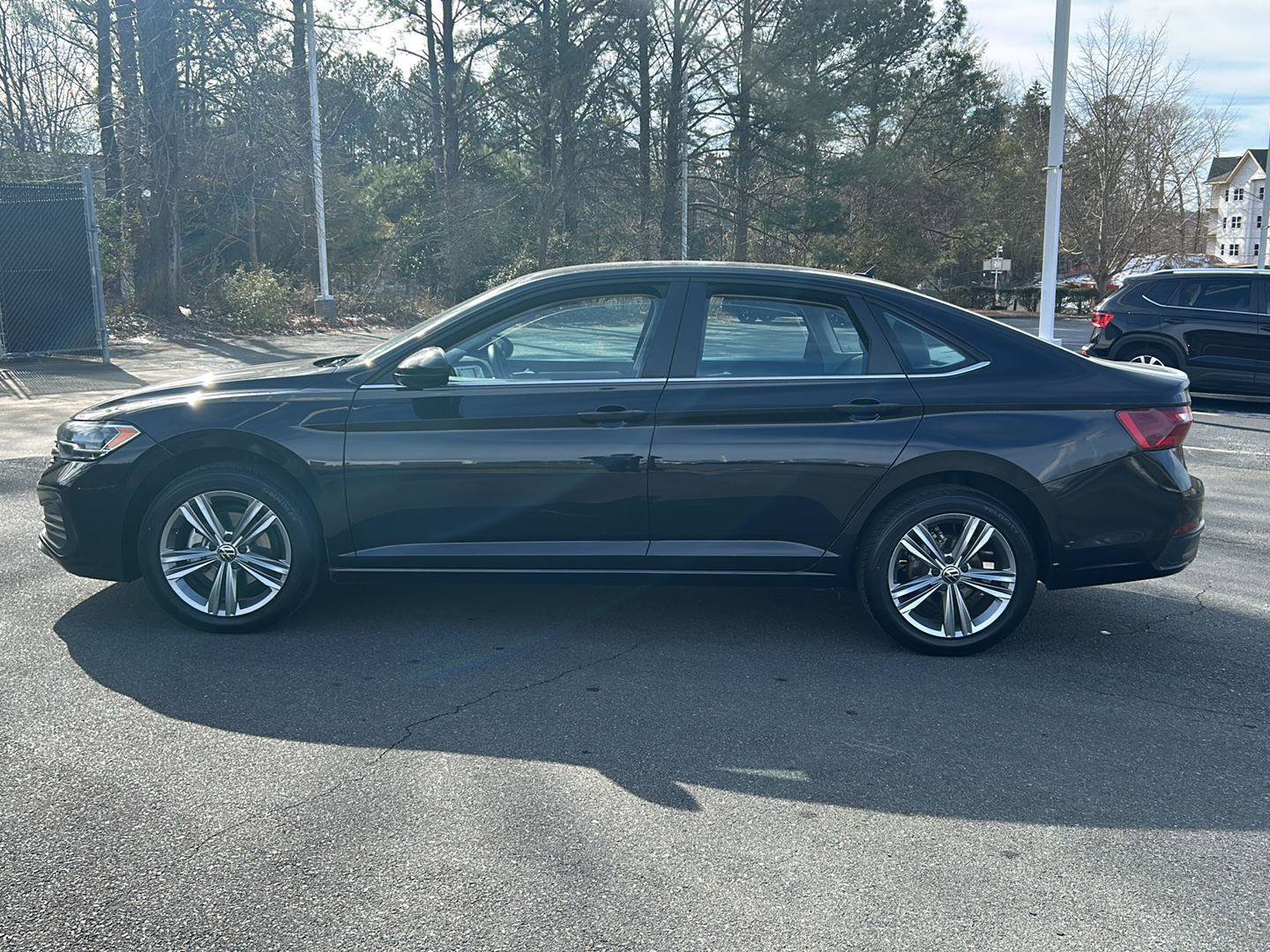 Used 2024 Volkswagen Jetta SE image 3