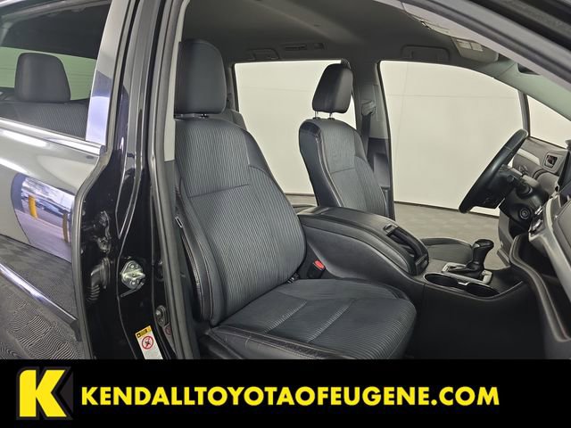 Used 2015 Toyota Highlander Plus AWD/4WD image 19