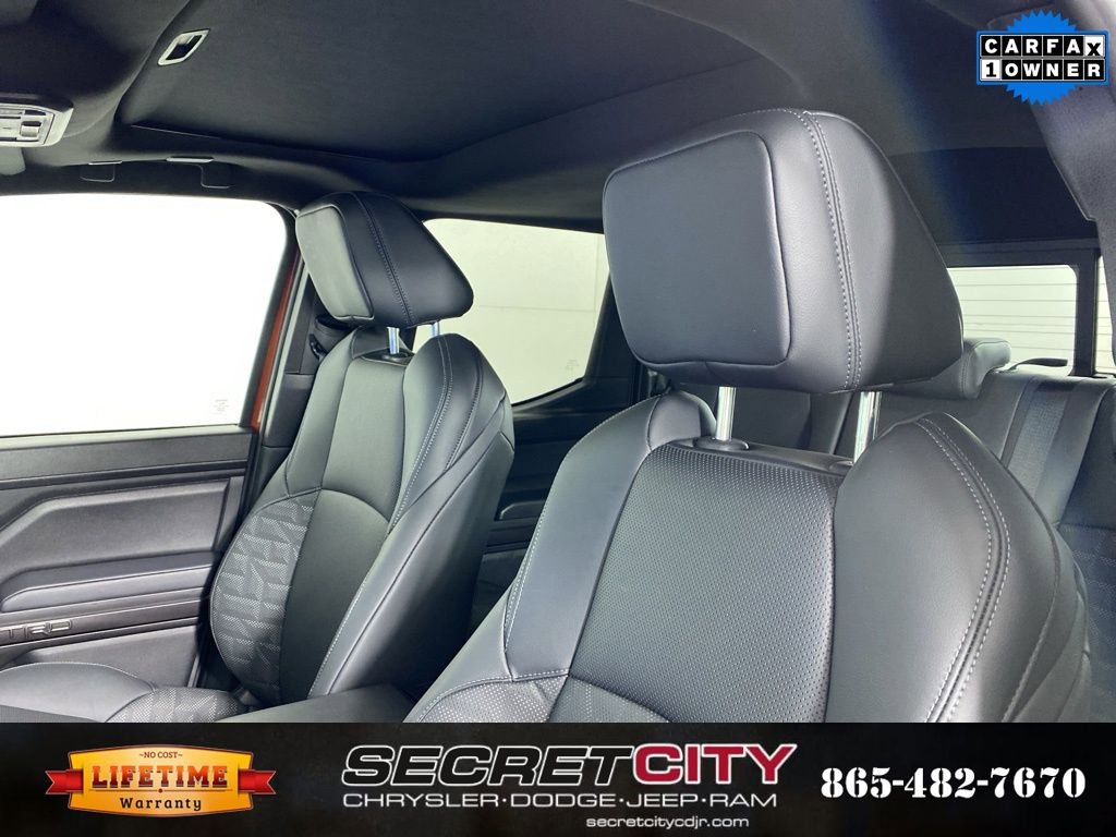 Used 2025 Toyota Tacoma TRD Sport w/ TRD Sport Premium Package image 10