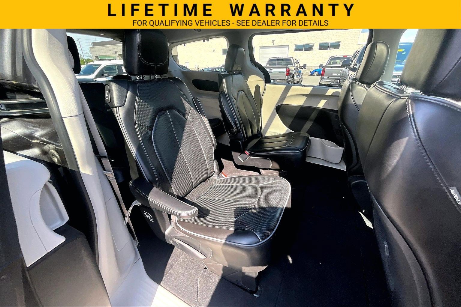 Used 2020 Chrysler Pacifica Limited FWD image 23