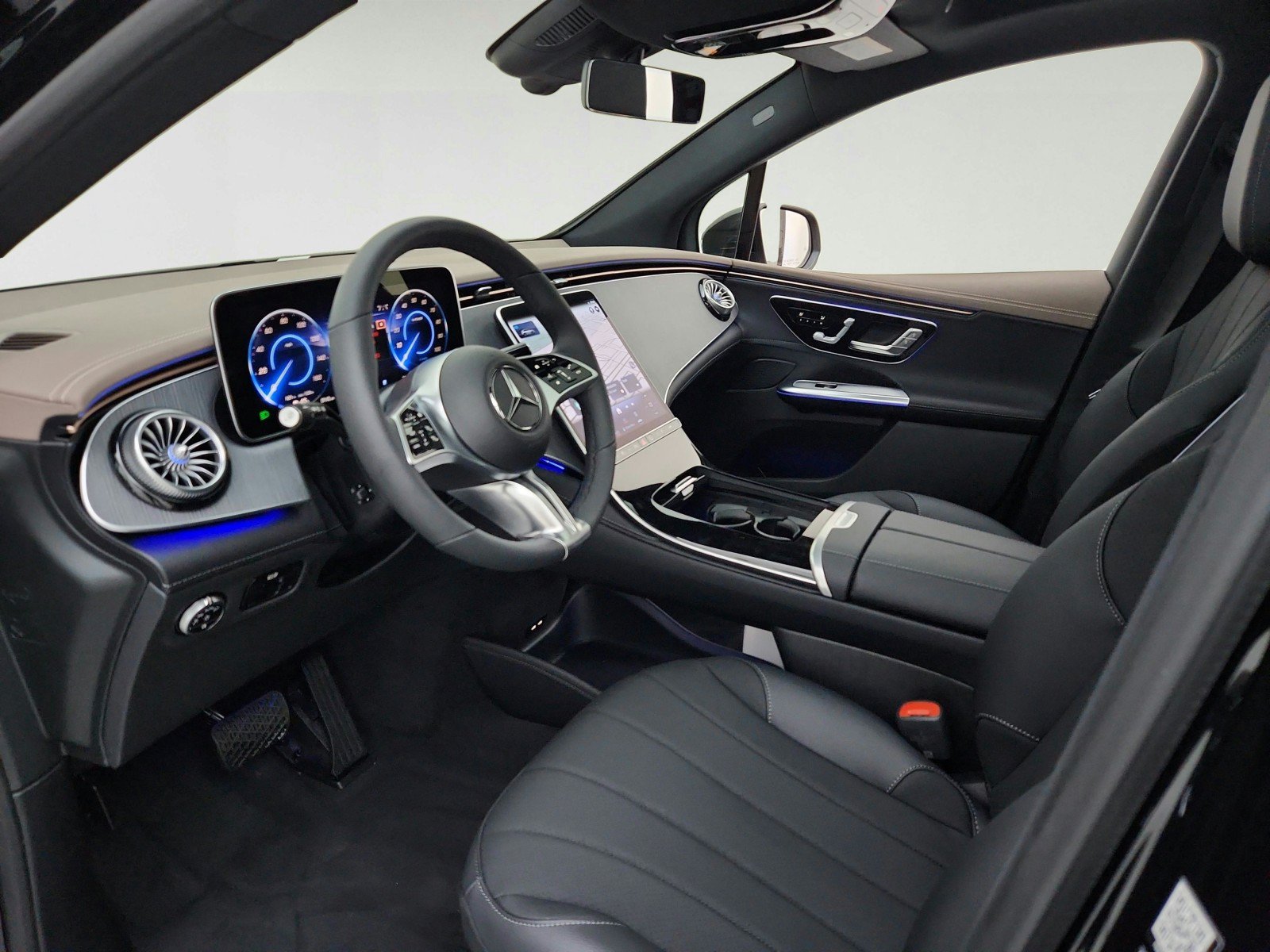 New 2026 Mercedes-Benz EQE 320 4MATIC SUV image 16